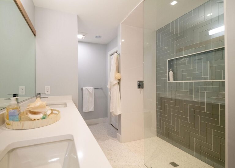 Coronada Drive Mentor Bathroom