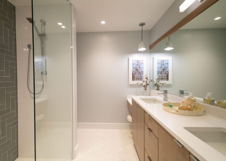 Coronada Drive Mentor Bathroom