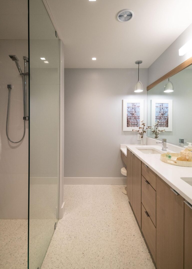 Coronada Drive Mentor Bathroom