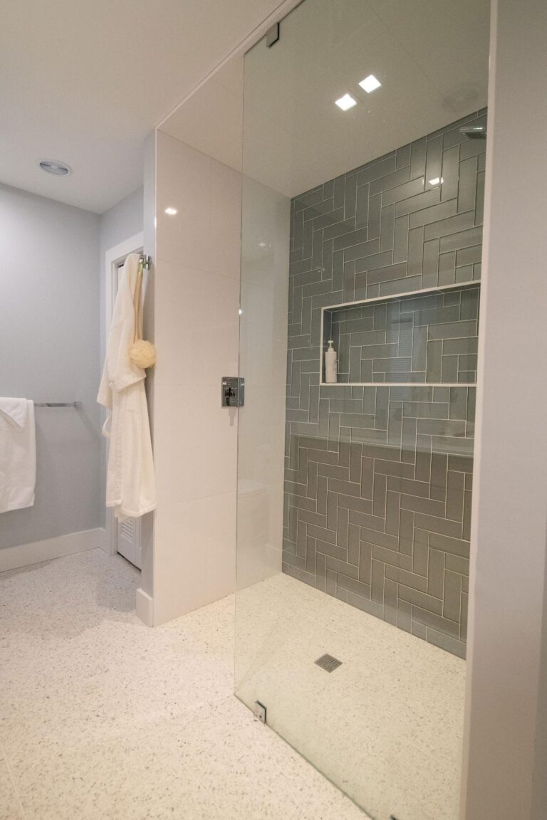 Coronada Drive Mentor Bathroom